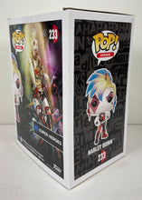 Charger l'image dans la galerie, DC Super Heroes – Harley Quinn #233 – Hot Topic Exclusive