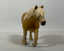 Charger l'image dans la galerie, Schleich – Figurine cheval alezan crinière claire (2005)