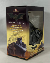 Charger l'image dans la galerie, DC Comics – Batman Begins Holiday Ornament Décoration de Noël