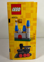 Charger l'image dans la galerie, LEGO Brand Store – 40574 (541 pièces)⠀⠀⠀⠀⠀⠀⠀⠀⠀⠀⠀⠀⠀⠀⠀⠀⠀⠀⠀⠀