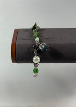 Charger l'image dans la galerie, Bracelet artisanal vert et perles – Création unique