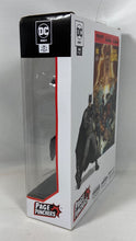 Charger l'image dans la galerie, Batman – Figurine DC Direct Page Punchers avec comic Black Adam
