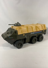 Charger l'image dans la galerie, G.I. Joe – Véhicule APC 1983 (Vintage – Hasbro)⠀⠀⠀⠀⠀⠀⠀⠀⠀⠀⠀⠀⠀⠀⠀⠀⠀⠀⠀⠀