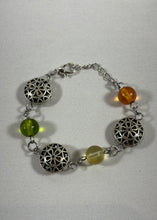 Charger l'image dans la galerie, Ensemble bijoux décoratifs – Collier, boucles et bracelet assortis aux perles translucides