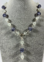 Charger l'image dans la galerie, Collier artisanal perles bleu nuit & cristal – Pendentif perles argenté