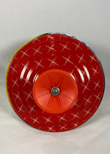 Charger l'image dans la galerie, Toupie vintage en métal LBZ – Jouet ancien Made in Western Germany
