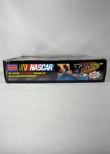 Charger l'image dans la galerie, Mega Bloks – NASCAR Track Talkers #24 (Jeff Gordon, électronique)