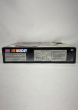 Charger l'image dans la galerie, Mega Bloks – NASCAR Track Talkers #20 (Tony Stewart, électronique)