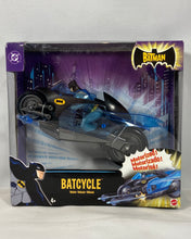 Charger l'image dans la galerie, Batcycle motorisée Batman – Véhicule Deluxe Mattel (DC Comics)