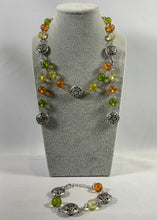 Charger l'image dans la galerie, Ensemble bijoux décoratifs – Collier, boucles et bracelet assortis aux perles translucides