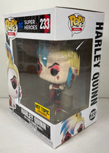 Charger l'image dans la galerie, DC Super Heroes – Harley Quinn #233 – Hot Topic Exclusive