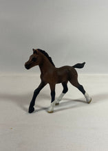 Charger l'image dans la galerie, Schleich Poulain – Figurine 2013 (État excellent)⠀⠀⠀⠀⠀⠀⠀⠀⠀⠀⠀⠀⠀⠀⠀⠀⠀⠀⠀⠀⠀⠀