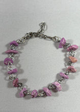Charger l'image dans la galerie, Bracelet artisanal rose mauve – pierres décoratives