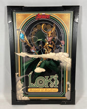 Charger l'image dans la galerie, Marvel – Cadre Avengers Loki Master of Mischief officiel