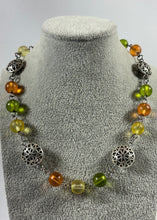 Charger l'image dans la galerie, Collier multicolore à maillons argentés
