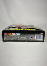 Charger l'image dans la galerie, Mega Bloks – NASCAR Dale Earnhardt Jr. #8 (Set 9925, 96 pièces)⠀⠀⠀⠀⠀⠀⠀⠀