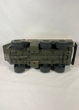 Charger l'image dans la galerie, G.I. Joe – Véhicule APC 1983 (Vintage – Hasbro)⠀⠀⠀⠀⠀⠀⠀⠀⠀⠀⠀⠀⠀⠀⠀⠀⠀⠀⠀⠀