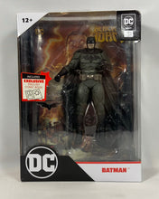 Charger l'image dans la galerie, Batman – Figurine DC Direct Page Punchers avec comic Black Adam