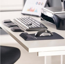 Charger l'image dans la galerie, Fellowes Professional Series Poignet Tapis de souris, tissu noir (9181201)