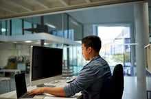 Charger l'image dans la galerie, Filtre de confidentialité haute clarté 3M pour écran large 24" (HC240W9B)