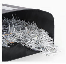 Charger l'image dans la galerie, Moustache Déchiqueteuse à coupe croisée avec alimentation automatique 50 feuilles Capacité du panier 5,5 gallons