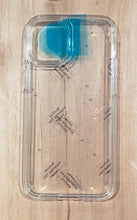 Charger l'image dans la galerie, Étui Crystal Hybrid Spigen pour iPhone 12 mini - Transparent