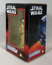 Charger l'image dans la galerie, Star Wars – Yoda Holiday Ornament Kurt S. Adler Décoration de Noël
