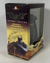 Charger l'image dans la galerie, DC Comics – Batman Begins Holiday Ornament Kurt S. Adler Décoration de Noël
