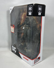 Charger l'image dans la galerie, Batman – Figurine DC Direct Page Punchers avec comic Black Adam
