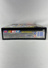 Charger l'image dans la galerie, Mega Bloks – NASCAR Track Talkers #20 (Tony Stewart, électronique)
