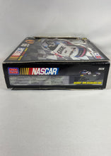 Charger l'image dans la galerie, Mega Bloks NASCAR – Jeff Burton #99 (96 pièces)

