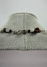 Charger l'image dans la galerie, Collier artisanal multi-chaînes argentées avec pendentifs décoratifs
