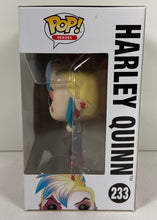 Charger l'image dans la galerie, DC Super Heroes – Harley Quinn #233 – Hot Topic Exclusive
