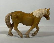 Charger l'image dans la galerie, Schleich – Figurine cheval alezan crinière claire (2005)
