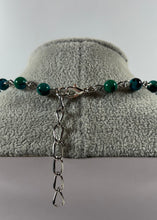 Charger l'image dans la galerie, Collier artisanal cœur vert fait main – Pièce unique et originale⠀⠀⠀⠀⠀⠀⠀⠀⠀
