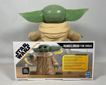 Charger l'image dans la galerie, Grogu The Child Star Wars The Mandalorian Figurine Hasbro Officielle
