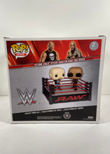 Charger l'image dans la galerie, WWE – “Stone Cold” Steve Austin &amp; The Rock – 2-Pack
