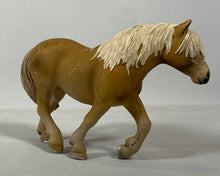 Charger l'image dans la galerie, Schleich – Figurine cheval alezan crinière claire (2005)
