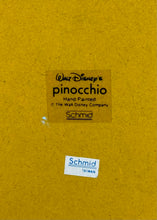 Charger l'image dans la galerie, Patère murale Disney Pinocchio en bois peint – Schmid vintage
