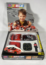 Charger l'image dans la galerie, Mega Bloks – NASCAR Dale Earnhardt Jr. #8 (Set 9925, 96 pièces)⠀⠀⠀⠀⠀⠀⠀⠀
