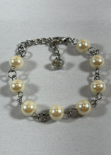 Charger l'image dans la galerie, Bracelet artisanal perles ivoire – style classique
