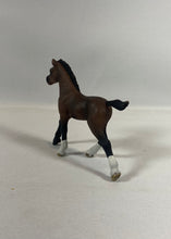 Charger l'image dans la galerie, Schleich Poulain  – Figurine 2013 (État excellent)⠀⠀⠀⠀⠀⠀⠀⠀⠀⠀⠀⠀⠀⠀⠀⠀⠀⠀⠀⠀⠀⠀

