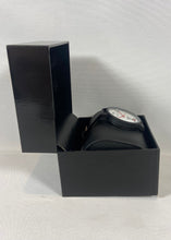 Charger l'image dans la galerie, Disney x American Eagle
Montre Mickey (neuve)
Avec boîte originale
⠀⠀⠀⠀⠀⠀⠀⠀
