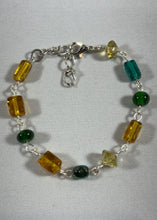Charger l'image dans la galerie, Bracelet artisanal perles jaune et vert – chaîne argentée
