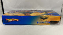 Charger l'image dans la galerie, Hot Wheels – Batman Begins – Gotham City Chase – Circuit de course (Mattel)
