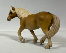 Charger l'image dans la galerie, Schleich – Figurine cheval alezan crinière claire (2005)
