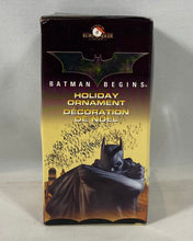 Charger l'image dans la galerie, DC Comics – Batman Begins Holiday Ornament Décoration de Noël
