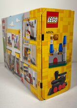 Charger l'image dans la galerie, LEGO Brand Store – 40574 (541 pièces)⠀⠀⠀⠀⠀⠀⠀⠀⠀⠀⠀⠀⠀⠀⠀⠀⠀⠀⠀⠀
