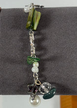 Charger l'image dans la galerie, Bracelet artisanal vert et perles – Création unique
