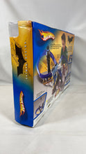 Charger l'image dans la galerie, Hot Wheels – Batman Begins – Gotham City Chase – Circuit de course (Mattel)
